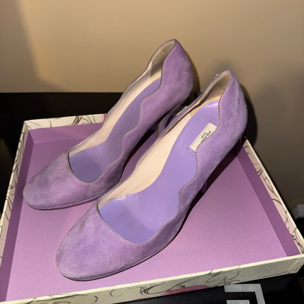 Prada Calzature Donna Purple Suede Heels Classic Silhouette